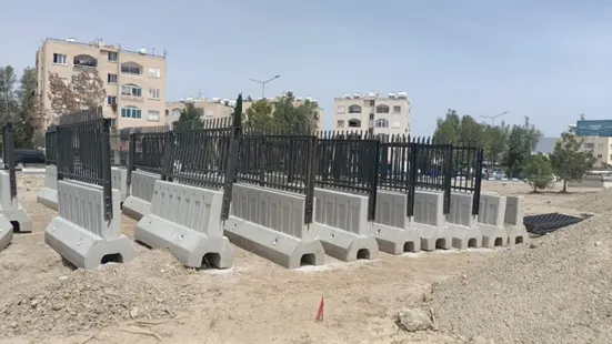 Prekast duvar üstü korkuluk — 1. görüntü